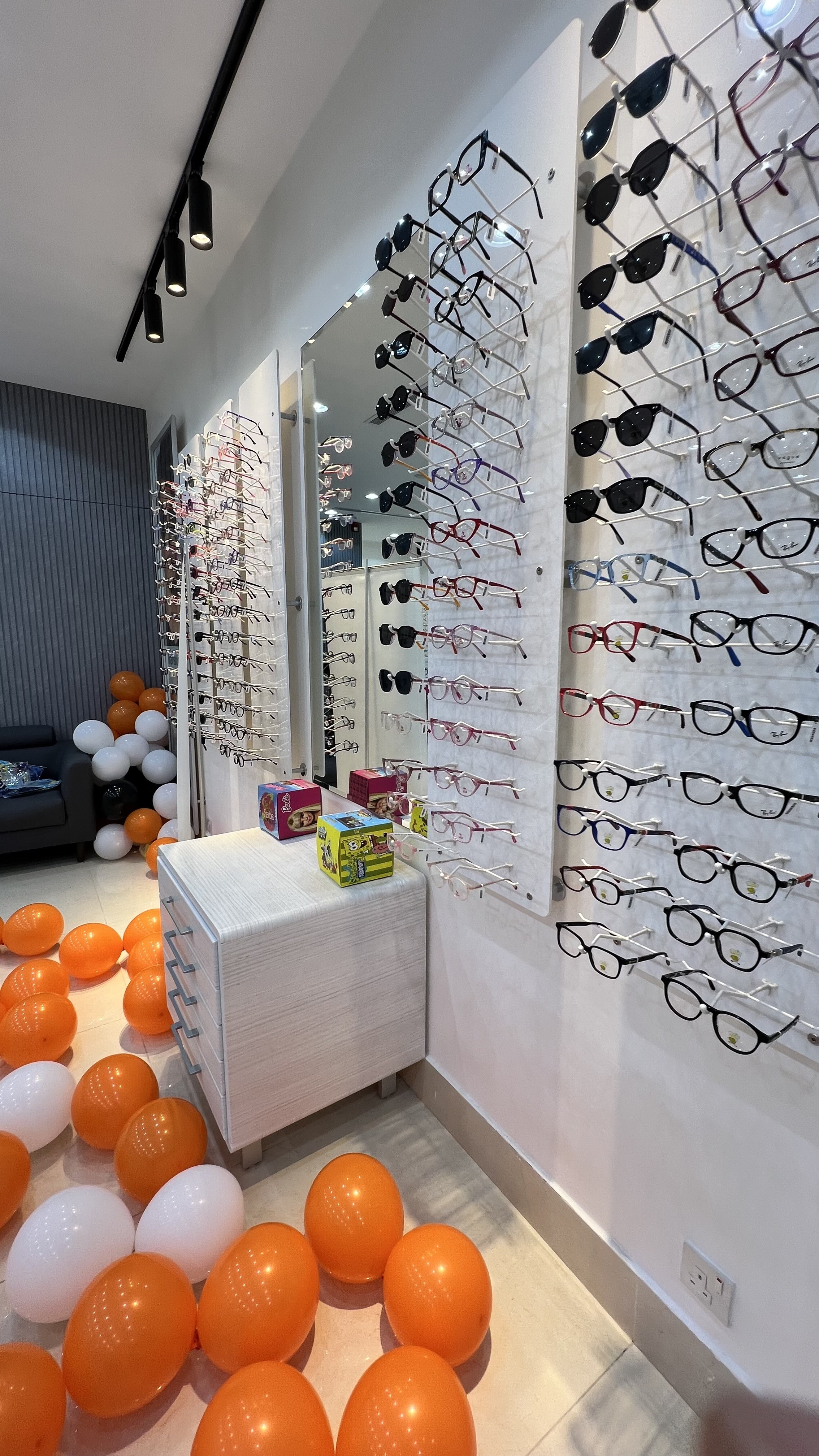 البشاوري للبصريات